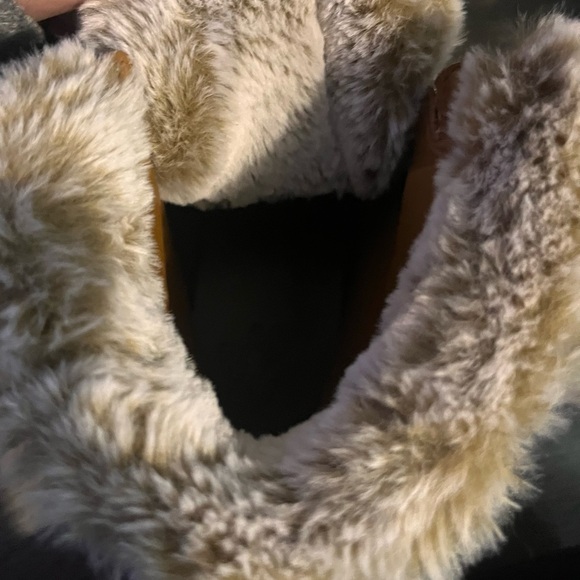 Zara Brown Winter Boots with Plush Fur and Chunky Sole - Picture 4 of 6
